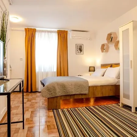 Color Old Town Center Апартаменты Бухарест