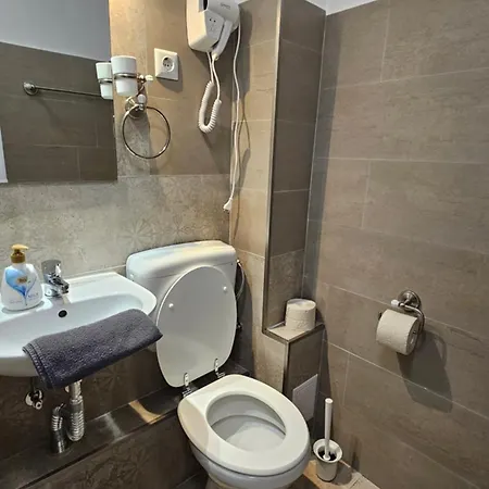 Color Old Town Center Бухарест