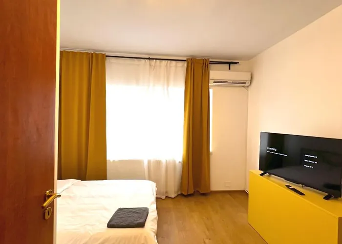 Color Old Town Center بوخارست