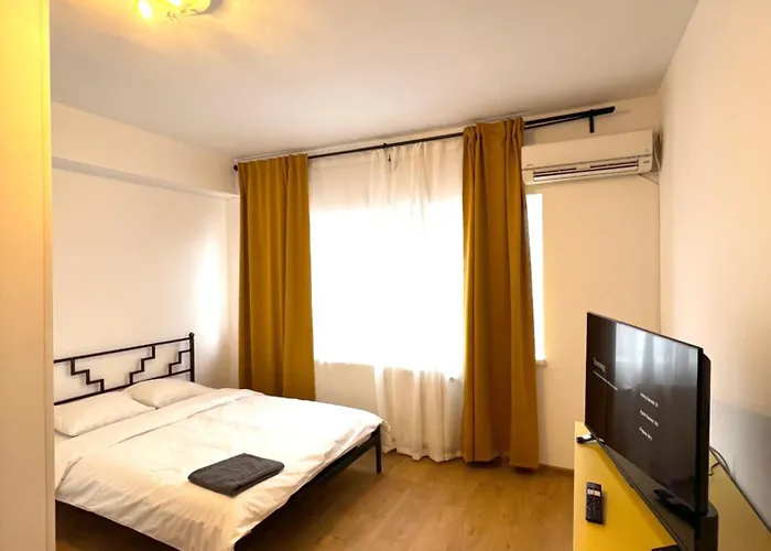 Color Old Town Center *