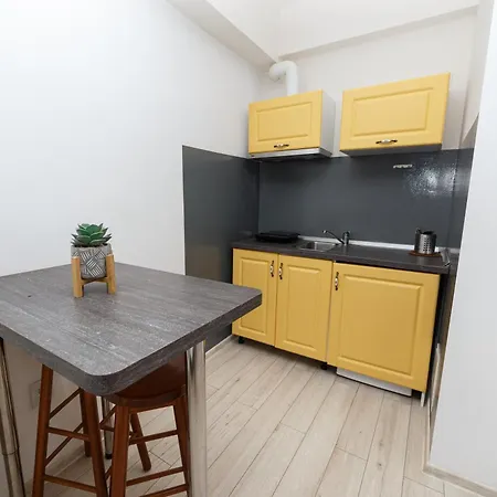 Color Old Town Center Apartment *