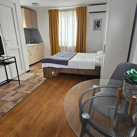 Color Old Town Center Apartment