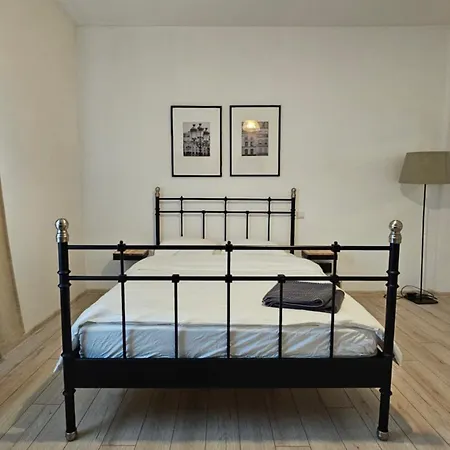 Color Old Town Center Apartment *