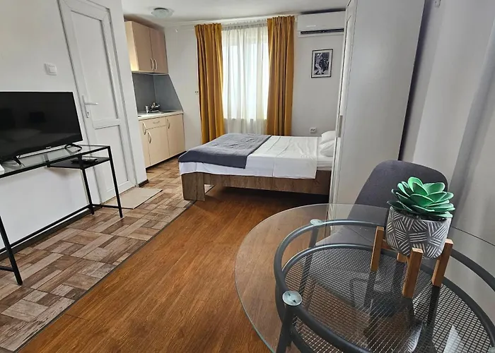 Color Old Town Center 公寓